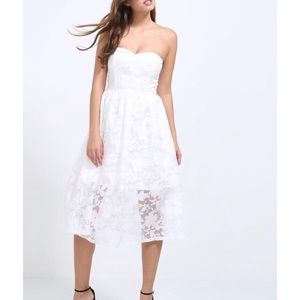 5/$30 White organza midi bridal shower party dress